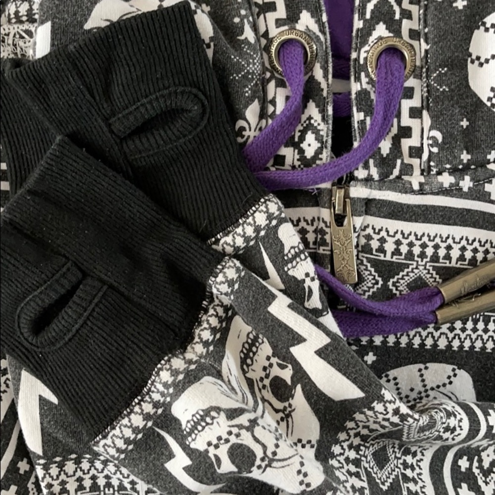 Zip up skull hoodie - Picture 6 of 6